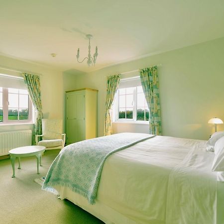 Oakfield B&B Лисбърн Екстериор снимка