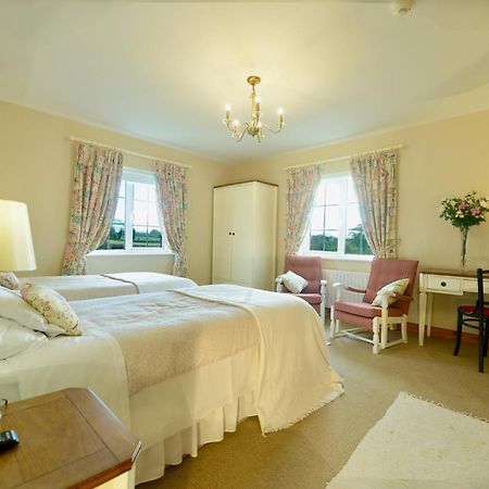 Oakfield B&B Лисбърн Екстериор снимка
