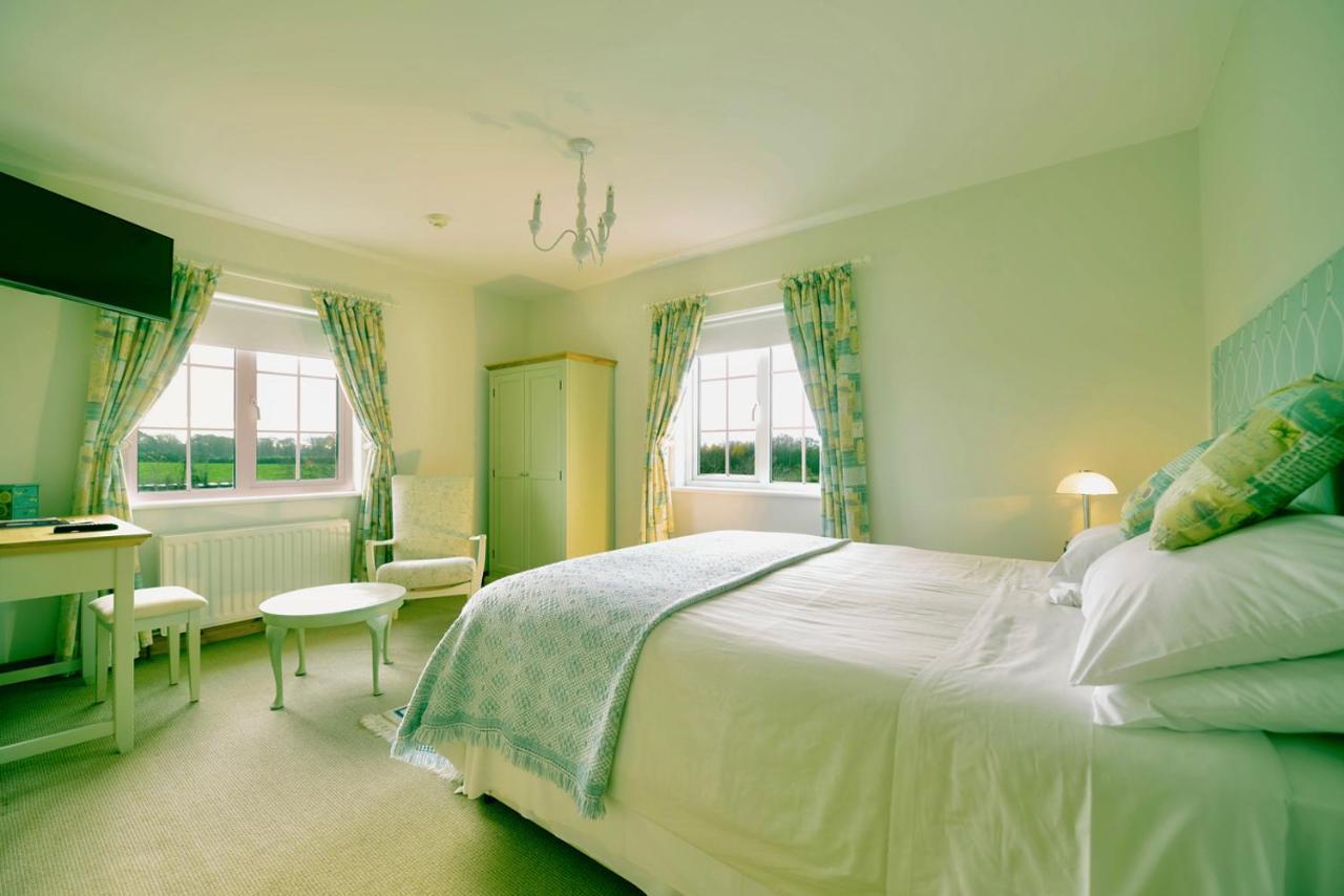Oakfield B&B Лисбърн Екстериор снимка