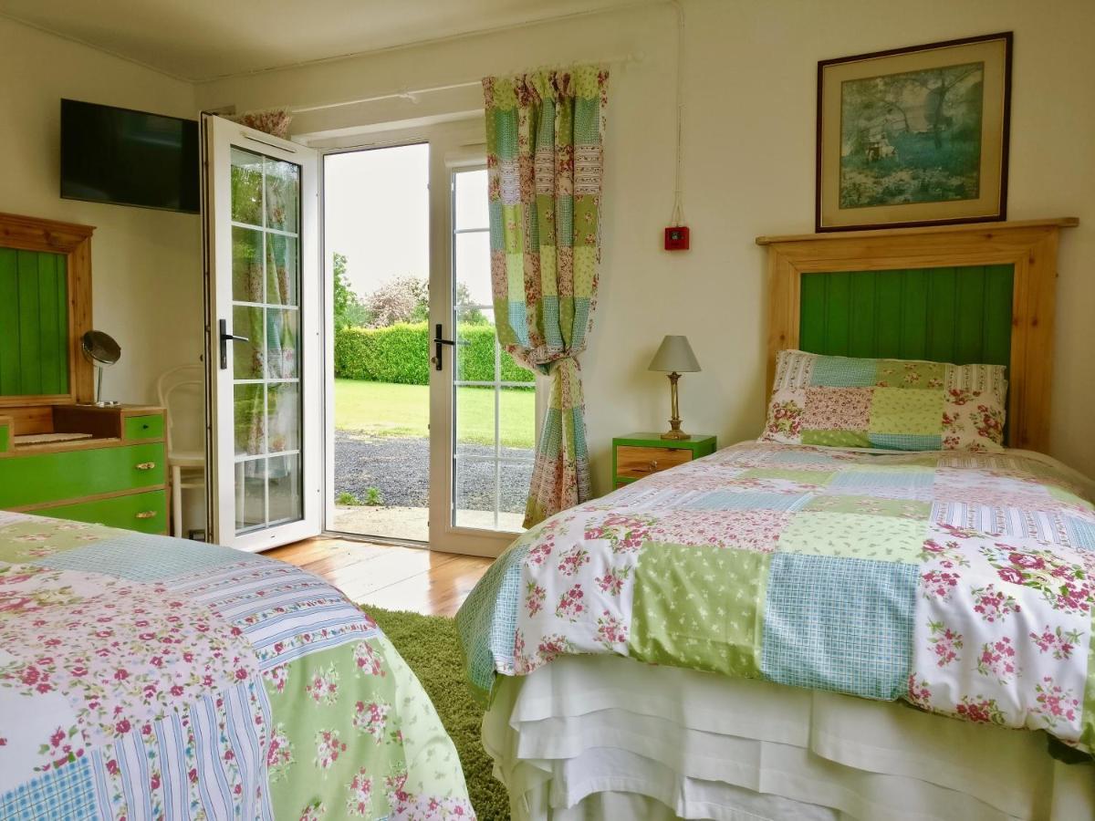 Oakfield B&B Лисбърн Екстериор снимка