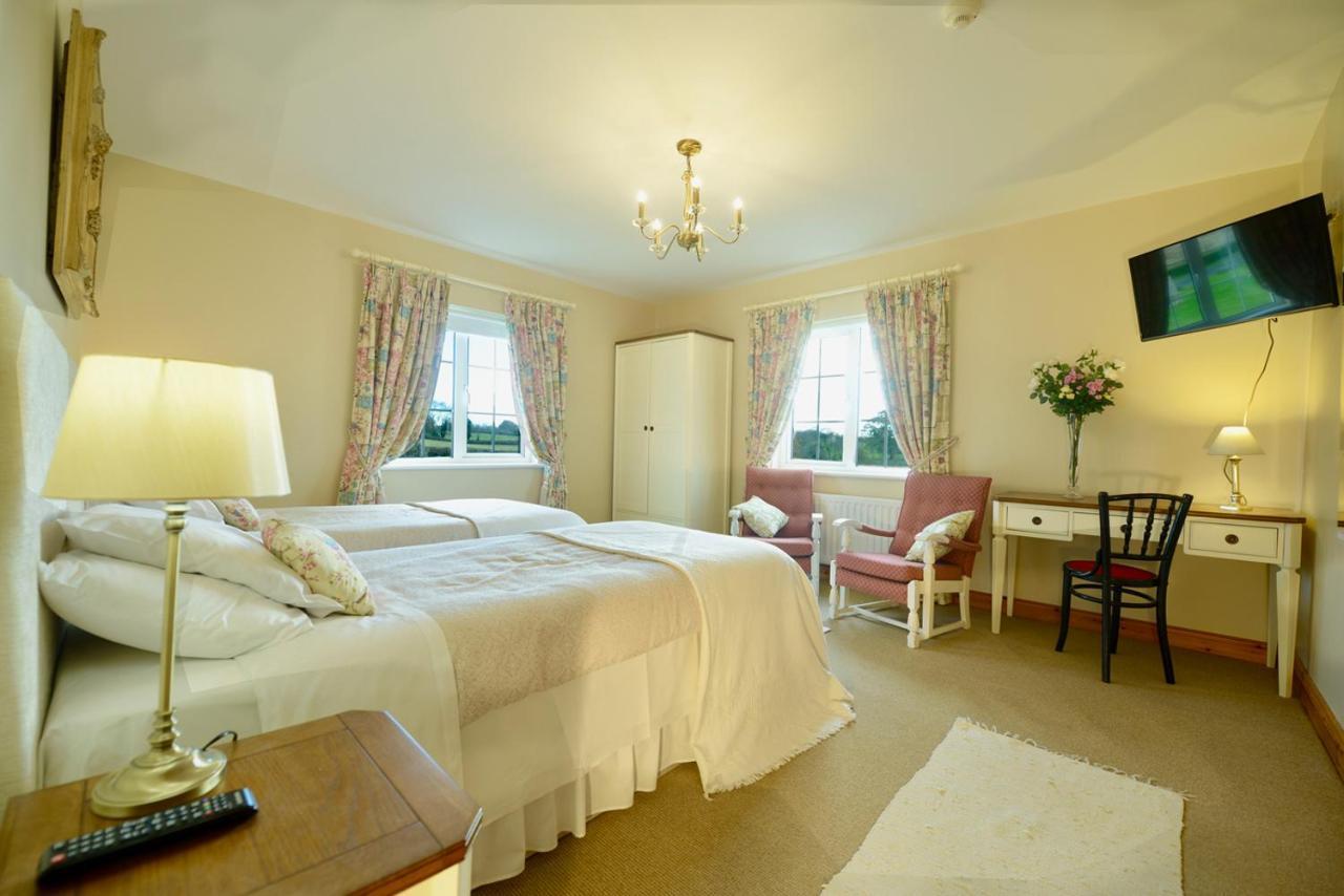 Oakfield B&B Лисбърн Екстериор снимка